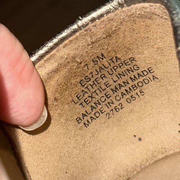 Easy Spirit 360 gold slip on flat loafers - Picture 5 of 8